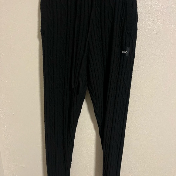 ALO Yoga Pants - Alo Black Cable Knit Leggings-Small